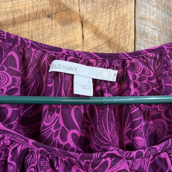 Old Navy cotton top size small - Picture 2 of 6